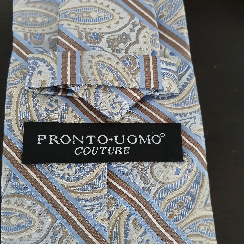 Pronto Uomo elegant paisley